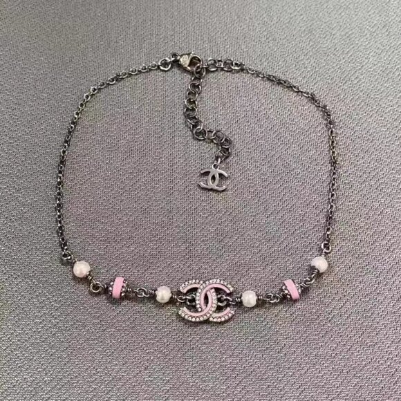Authentic CHANEL 25B Cool Strass Necklace in Pink - Picture 3 of 6